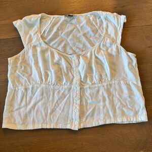 American Eagle By Payless White Button-Front Cap Sleeve Crop Blouse